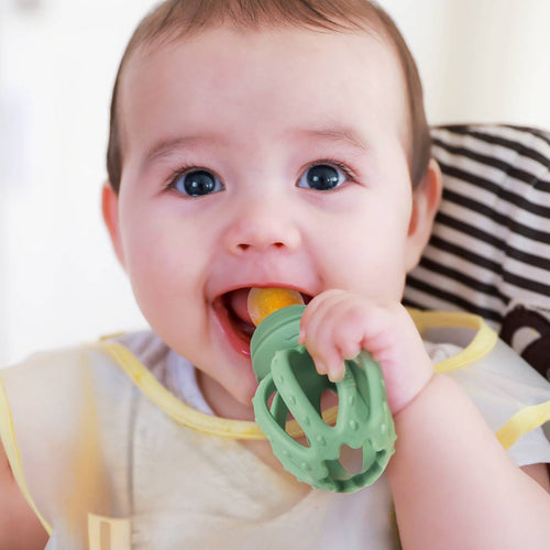 Tips for Introducing New Foods to Your Baby
