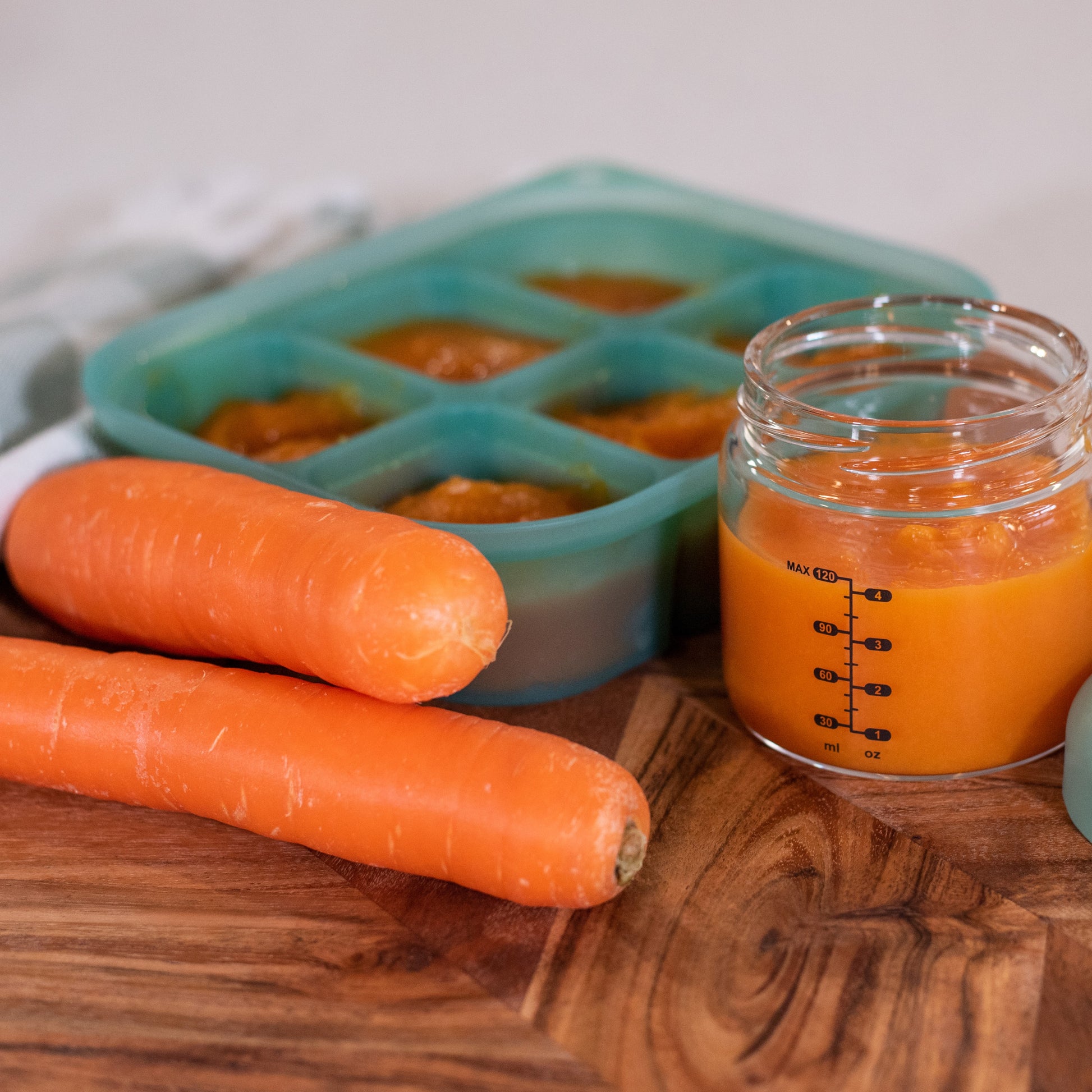 Easy-Freeze Tray.